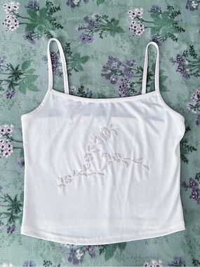 Vintage 90s Y2K Syrup White Beaded Floral Tank Top 🤍